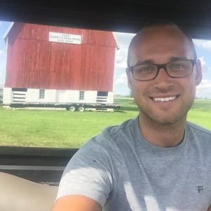 Meet your Posher, Casey